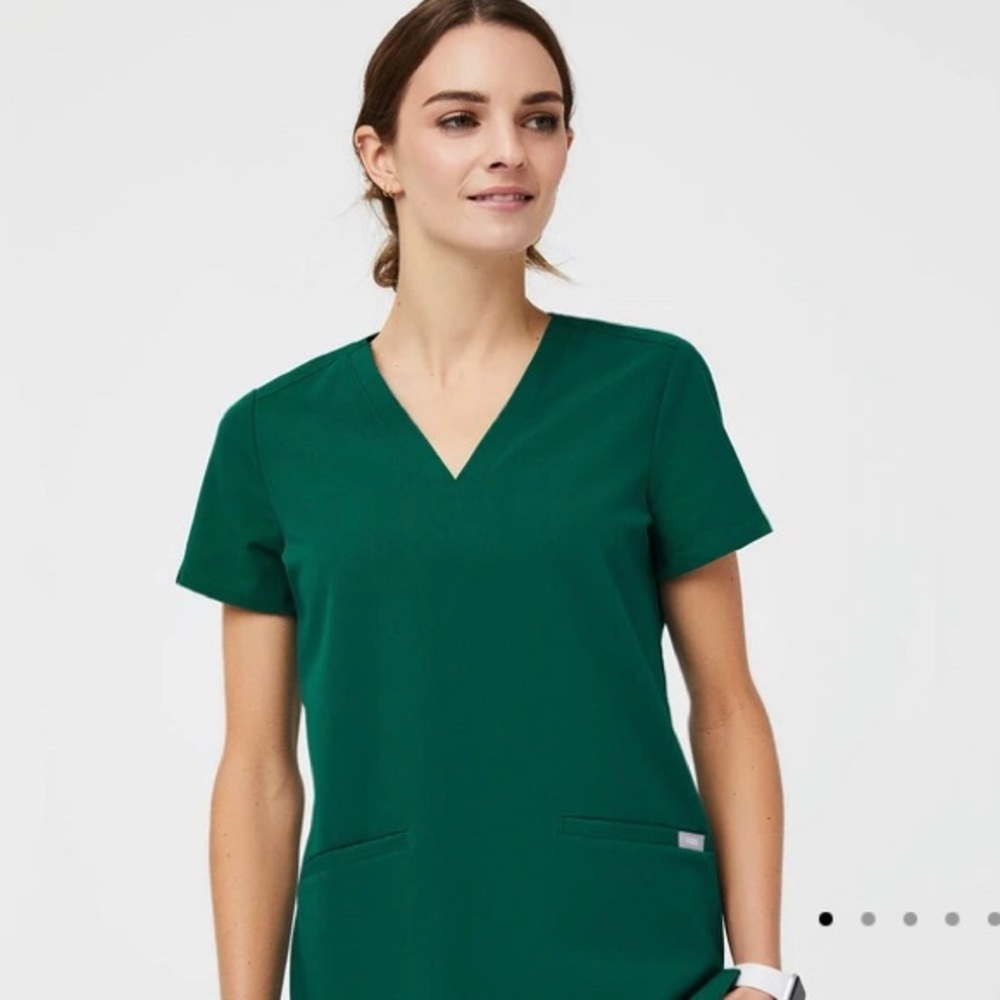 Figs Casma (3 Pocket Scrub Top, Hunter Green, Med)